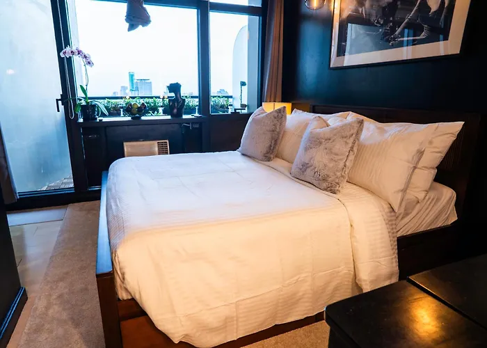Modern Cozy Makati Designed By Cedric Amani *