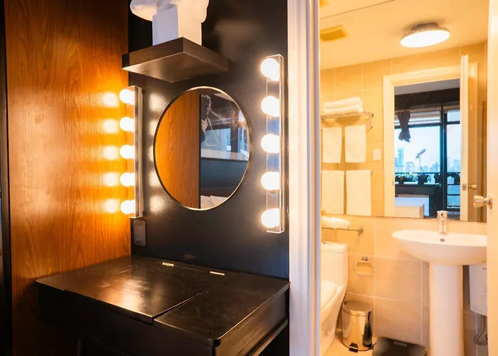 Modern Cozy Makati Designed By Cedric Amani * Manila